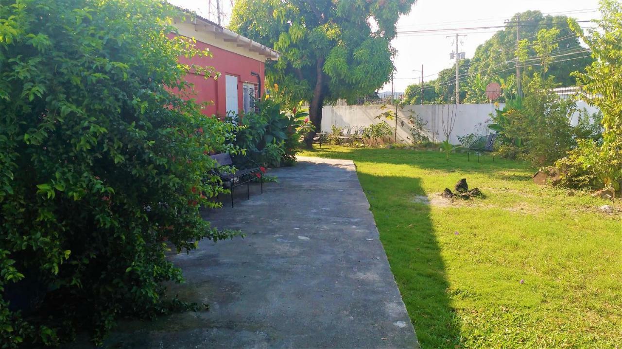 Yard Style Hotel Kingston Exterior foto