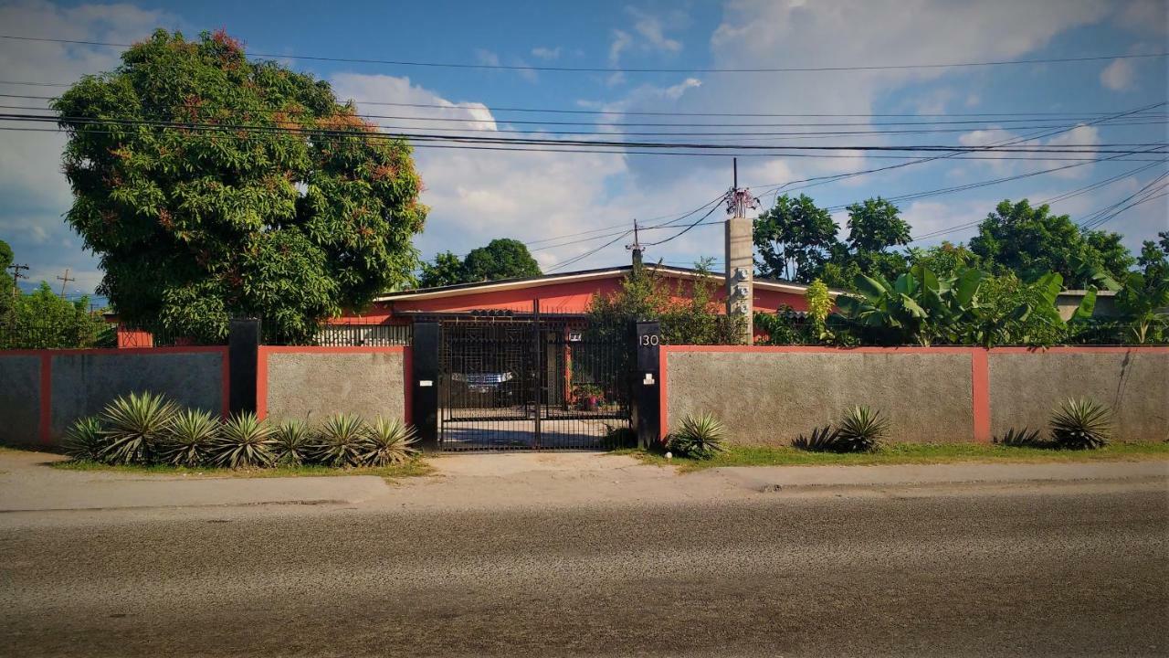 Yard Style Hotel Kingston Exterior foto